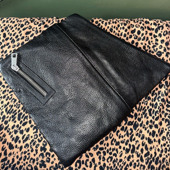 Sandro Fold Over Leather Cluth - Picture 2 of 5